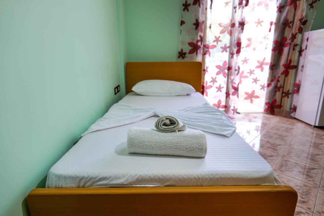 Rei Apartments Саранда Екстер'єр фото