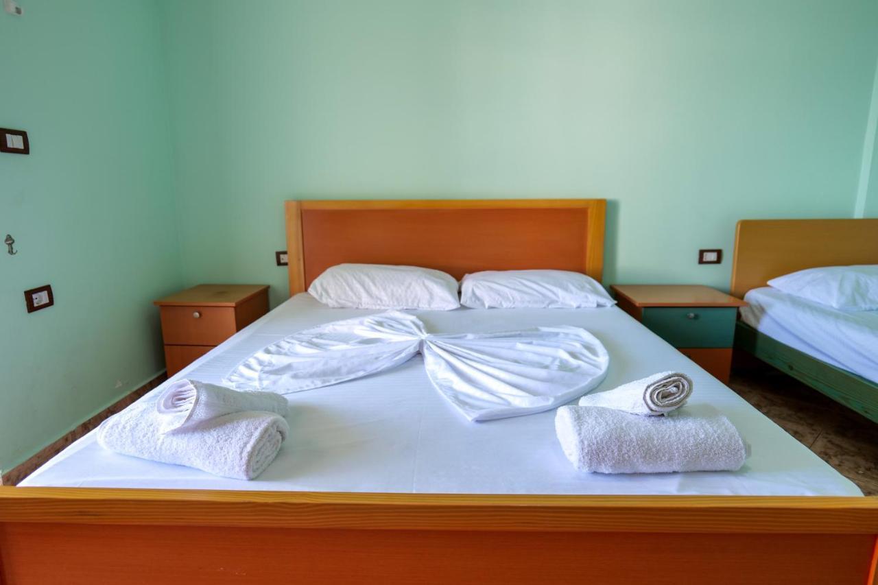 Rei Apartments Саранда Екстер'єр фото