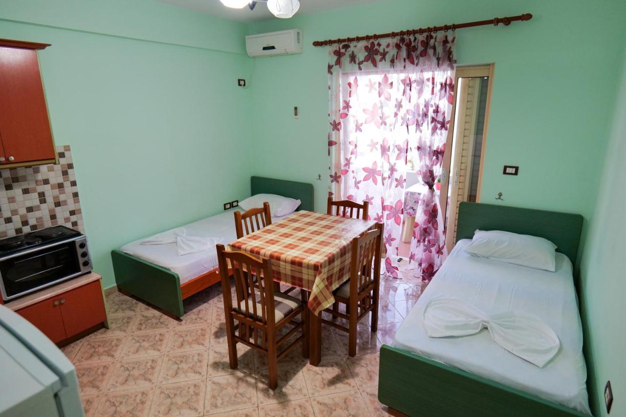 Rei Apartments Саранда Екстер'єр фото