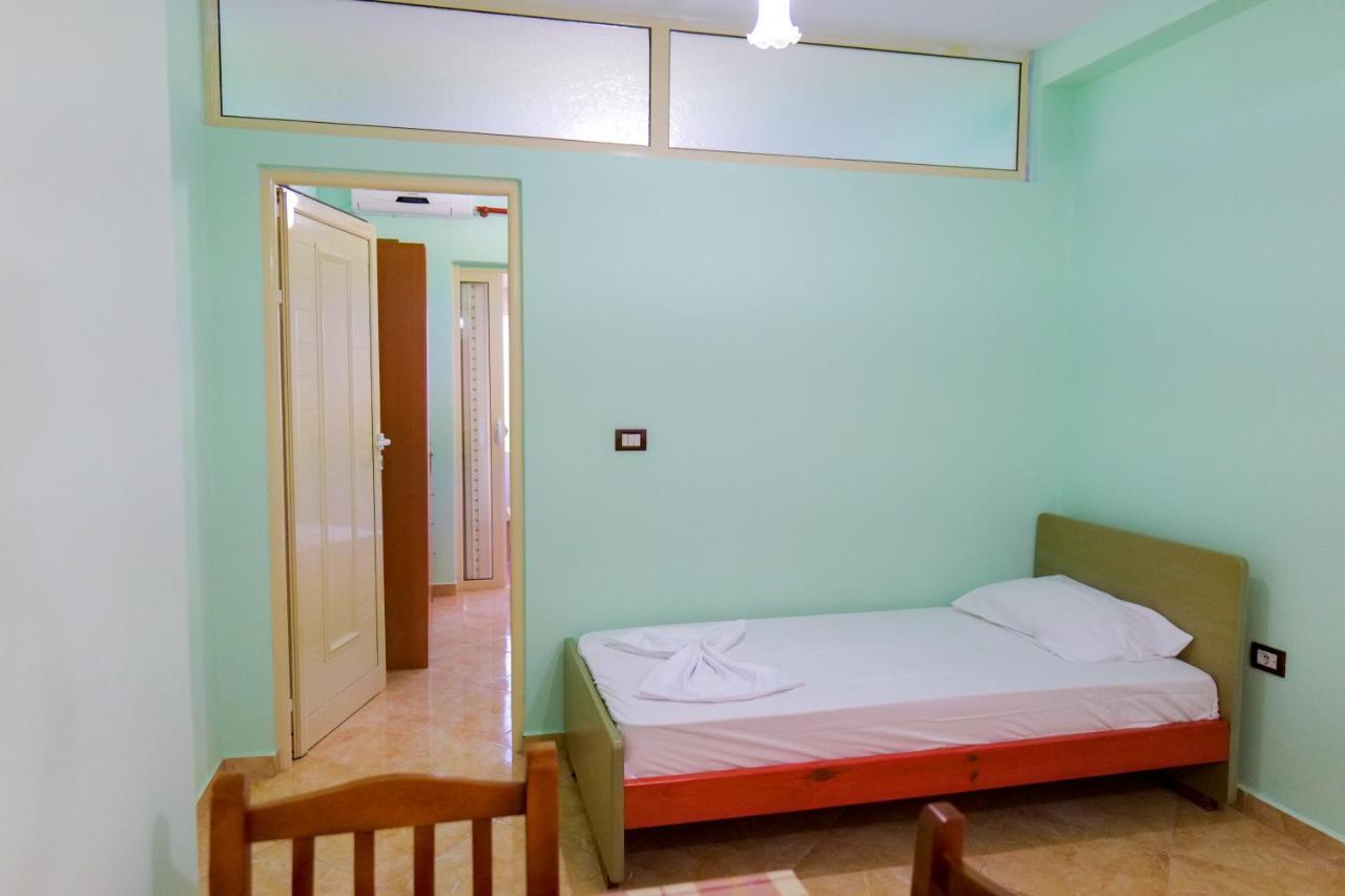 Rei Apartments Саранда Екстер'єр фото