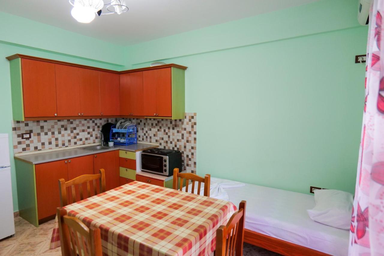 Rei Apartments Саранда Екстер'єр фото