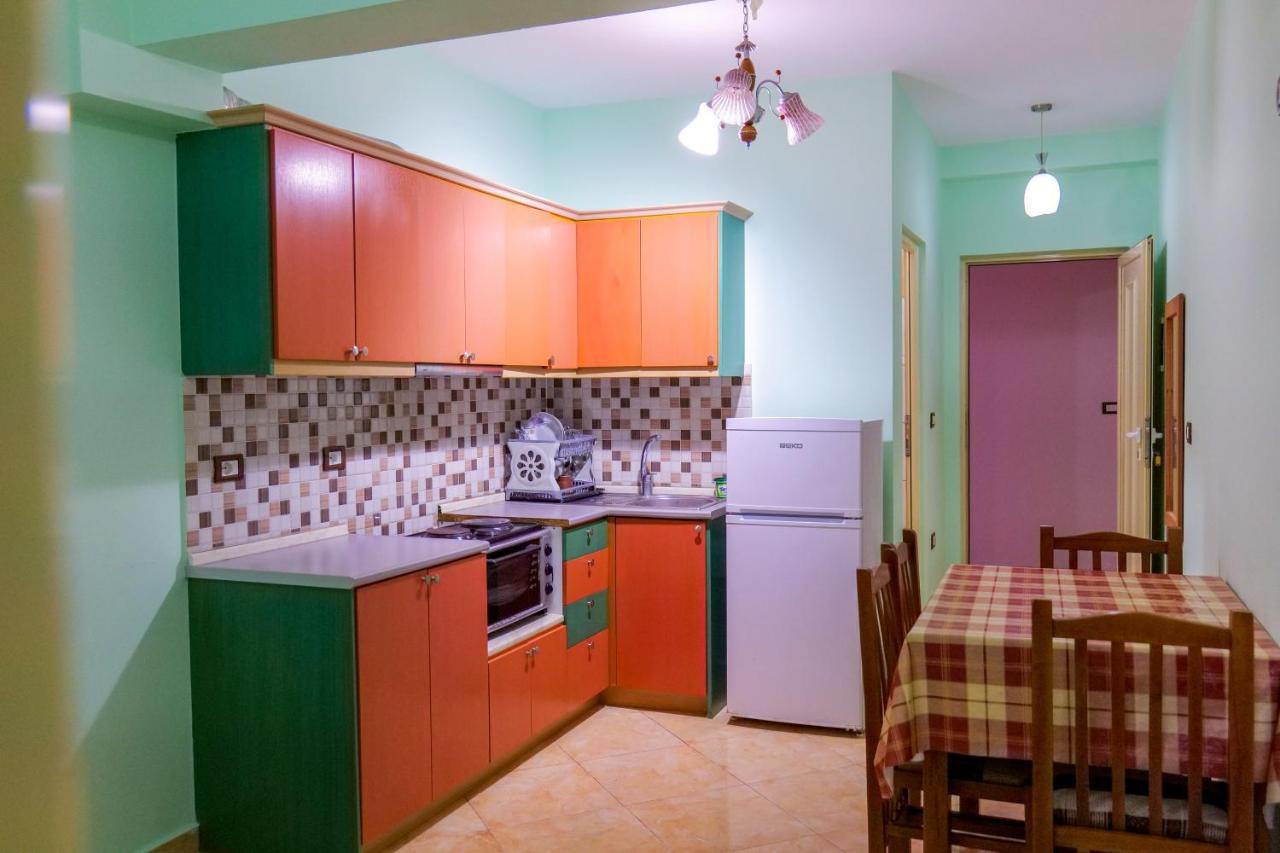 Rei Apartments Саранда Екстер'єр фото